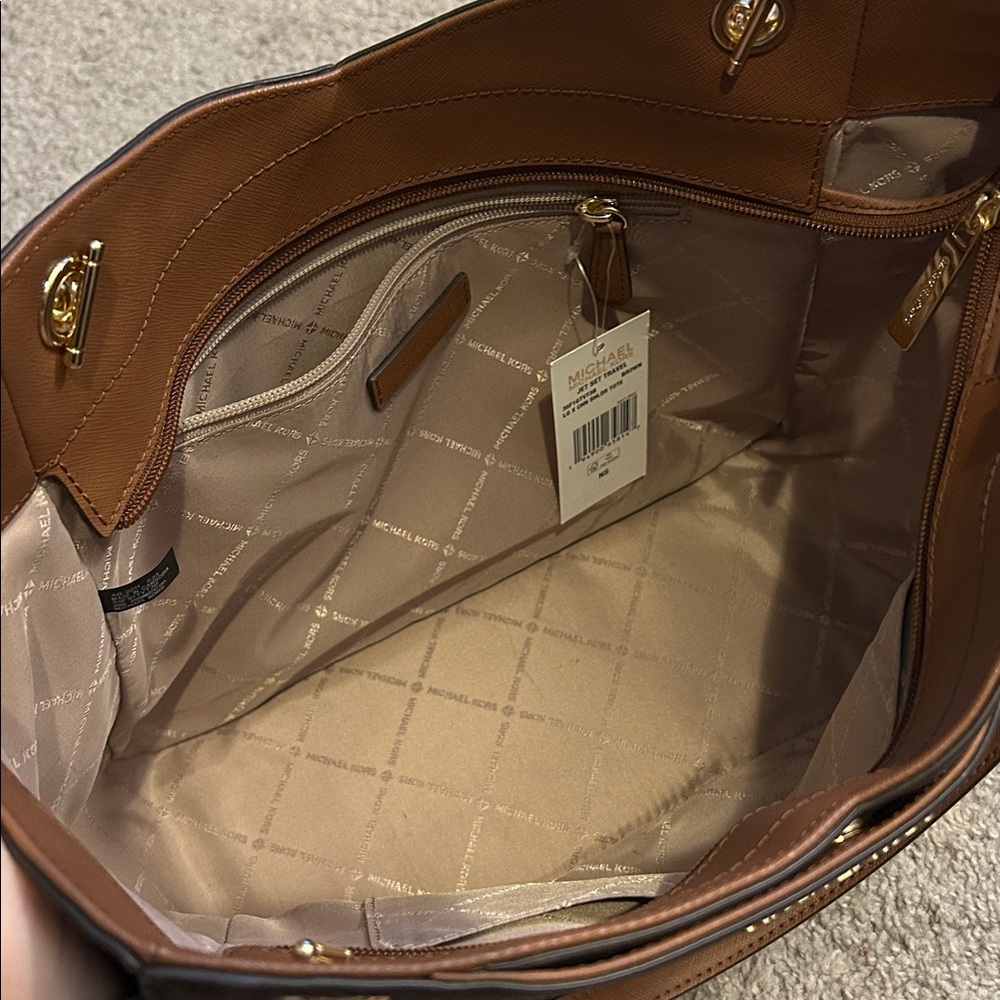 NWT $558 Michael Kors Jet Set Travel Large Chain Shoulder Tote - Picture 12 of 15